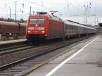 101 013-1 steht mit dem IC 2370 nach Stralsund im Bahnhof Villingen mit nur 2min Versptung 1.12.07