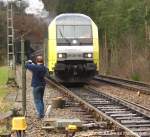 Da 03 2295 einen Lagerschaden erlitt.Musste ER 20 003 sie nach Triberg schleppen hier gerade am B Niederwasser 16.3.08