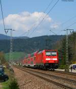 RE4712 (Konstanz-Karlsruhe) mit Schublok 146 236-5  Triberg  am km 35,6 10.4.09