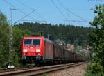 185 246-6 mit dem FZT 55834 (Villingen-Offenburg Gbf) am B 32 4.6.10