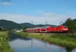 RE 4712 (Konstanz-Karlsruhe Hbf) mit Schublok 146 228-2  St.Georgen(Schwarzw)  am Kanal in Haslach 1.8.10