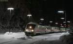 IC 2371  Schwarzwald  (Hamburg Hbf-Konstanz) mit Schublok 101 012-3 beim Halt in Triberg 25.12.10