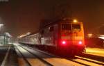 RE 26866 (Radolfzell-Offenburg) mit Schublok 111 062-6 in St.Georgen 20.1.13