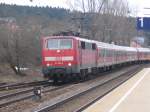 Am 16.04.06 ereichte BR 111 061-8 mit ihrem RE St.Georgen/Schwarzwald(KBS720)(Leider fahren heute nur noch Dostos). Kurz darauf folgte ein Dampfzug deshalb musste sie auch von Gleis 1 auf Gleis 2 fahren da zur vor den Dampfzug berholt hatte. 