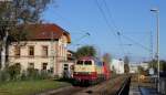 218 105-5 mit dem RbZ 26998 (Villingen(Schwarzw)-Seebrugg) bei Marbach 9.10.14