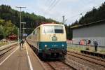 Bereitstellung von der 111 001-4 am 13.09.2014 mit dem TEE  Schwarzwald  (Triberg - St.Georgen - Hausach - Triberg) im Stratbahnhof Triberg.