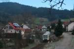 VT 530 und 531 der OSB als OSB87342 (Freudenstadt Hbf-Bad Griesbach(Schwarzwald)) in Halbmeil 27.12.09