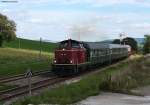 V100 1041 und V200 033 mit dem DPE 36643 (Hintschingen-Titisee) in Dggingen 11.9.10