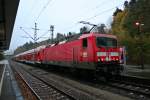 143 042-0 mit einer RB von Freiburg (Breisgau) Hbf nach Seeburgg am Nachmittag des 10.11.13 beim Halt im stark zur�ckgebauten Bahnhof Freiburg-Wiehre.