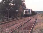 Güterzug bei Kilometertafel 67,0 nahe Bahnhof Hausen vor Wald 1987.