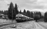 218 155 und Re 421 387 mit dem DRC 13401 (Seebrugg - Zürich HB) bei Titisee 28.2.26