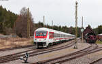 IC 2216  Höllental  (Seebrugg - Koblenz Hbf) mit 101 013 wird von 218 385 an den Bahnsteig in Seebrugg bereit gestellt 21.2.24