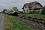 Auf der Fahrt von Friedrichshafen nach Radolfzell passiert 622 463 am 01.10.2022 als RB31 / 17780 das Gebäude des ehemaligen Bahnhofs Birnau-Maurach