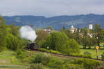 01 519 Tender voraus mit dem Dampfsonderzug auf dem Weg nach Friedrichshafen kurz hinter Lindau Aeschach.