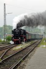 01 202 bei Einfahrt in Lindau, aufgenommen Bahnsteigende Gleis 3/4 (16.05.2015)