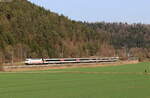 101 013-1 mit dem IC 186 /RE 50186 (Zürich HB/Singen(Htw) - Stuttgart Hbf) bei Neckarhausen 28.3.22
