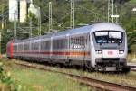 Die 101 002-4 schiebt einen IC durch Engen Richtung Singen am 07.09.2012