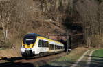 3442 214 als RE 17623 (Stuttgart Hbf-Rottweil) bei Talhausen 4.4.21