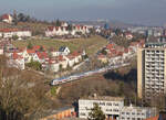 RE87/IC2280 aus Singen am 25.01.2022 im Stuttgarter Norden. 