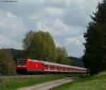 RE 19609 (Stuttgart Hbf-Singen(Hohentwiel)) mit Schublok 146 220-9 bei Neufra 22.5.10