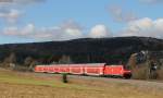 RE 19037 (Stuttgart Hbf-Singen(Htw)) mit Schublok 146 211-8 bei Möhringen 12.2.14