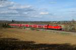 146 229 schiebt den RE 5320 (Konstanz-Karlsruhe) bei Hohenkrähen, 12.04.2015.