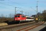 111 163 mit dem IC 182 (Zürich-Stuttgart) bei der Durchfahrt in Welschingen-Neuhausen, 12.04.2015.