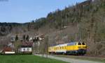 218 477-8 mit dem Mess NbZ 94321 (St.Georgen(Schwarzw)-Tübingen Hbf) bei Aistaig 14.4.15