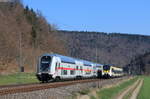 IC 2383/RE 52383 (Stuttgart Hbf-Singen(Htw)) mit Schublok 147 563-1 und 3442 210 als RE 17468 (Rottweil-Stuttgart Hbf) in Grünholz 6.4.20