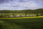 IC 2932 als Ersatz für den IC 2382 auf dem Weg von Singen(Hohentwiel) nach Stuttgart Hbf, hier zwischen Rietheim und Spaichingen am 12.05.2024