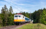 111 049 mit dem SVG 1827 (Konstanz - Stuttgart Hbf) auf dem Einödviadukt 29.5.25  