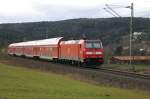 146 210-0 von Stuttgart Hbf nach Singen auf der H�he von M�hringen aufgenommen am 28.11.09.
