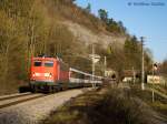 Au�erfahrplanm��ig! 115 278 zieht den IC 187 (B�blingen - Schaffhausen) mit halber Stunde Versp�tung durch Sulz nach Singen(Htw).