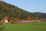 111 163-2 mit dem RE 19038 (Singen(Htw)-Stuttgart Hbf) bei Neckarhausen 27.10.16
