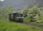 Deutschlands schönste und schrägste elektrische Eisenbahn. Gleichzeitig der älteste funktionierende elektische Vollbahnzug weltweit. Die Trossinger Eisenbahn, Mai 2015.