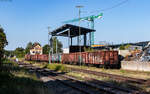 294 823 bedient im Bahnhof Dei�lingen den Anschluss des Schrotth�ndlers und dr�ckt die Wagen in die Anschlussgleise 12.8.26
