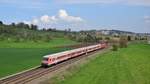 Eine n-Wagen Garnitur auf dem Weg von Süßen nach Plochingen zwischen Uhingen und Ebersbach.