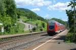 Nachgeschossen! Ein IRE nach Lindau mit einer BR 146.2 an der Spitze durcheilt am 29.5.2009 den beschaulichen Ort Gingen an der Fils.