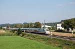 Mit hoher Geschwindigkeit passiert dieser ICE 1 am 6.8.2009 unseren Ansitzplatz bei km 30 der Filsbahn.