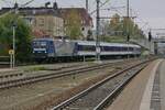 Ersatzverkehr für DB Regio Baden-Württemberg (||) - 143 295-4 der WEE mit den Wagen der RB RS21 69379 von Biberach (Riß) Süd nach Ulm am 07.10.2022 bei der Einfahrt in den Bahnhof