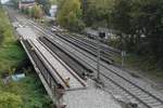 Weichenerneuerung im Bahnhof Biberach (Riß) - Auf der Südbahn sind die alten Weichen bereits ausgebaut.