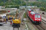 Bauarbeiten zur Elektrifizierung der Südbahn - Die Zahl an Oberleitungsmasten im Bahnhof von Biberach (Riß) erhöht sich.