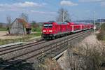 Am 19.03.2020 befindet sich bei Winterstettenstadt 245 036 mit den Wagen des IRE 22509 auf der Fahrt von Ulm nach Aulendorf.