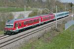 629 001/628 901 und 628 436/628 526  Anna  am 27.04.2021 als RB 51A / RB 17347, Ulm - Biberach S�d, kurz vor ihrem vorletzten Halt, Biberach (Ri�)