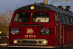 Dieselabschied auf der Südbahn: Die 218 155-0 durfte mit Abschiedsschildern geschmückt, die im übrigen für alle Loks an diesem Tag eine private Person organisiert hatte! den IC 119