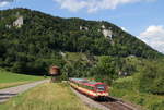 VT 43 und VT 42 als HzL87627 (Sigmaringen-Donaueschingen) in Hausen im Tal 4.8.19