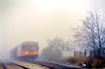 Wagen T 05 der WEG-Nebenbahn Amstetten-Gerstetten war am 02.11.1984 dem Nebel sehr unmittelbar ausgesetzt.