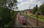 Ein S-Bahn-Langzug, angeführt von 430 022-4, lässt den Bahnhof Plochingen hinter sich.