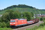 185 097 vor den Weinbergen von Metzingen unterwegs in Richtung Tübingen (September 2017)