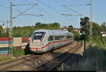 812 033-0 (Tz 9033) als umgeleiteter ICE 512 (Linie 42) von Stuttgart Hbf nach Köln Hbf fährt in Sachsenheim, Rodenweg, auf der Bahnstrecke Bietigheim-Bissingen–Bruchsal (Westbahn